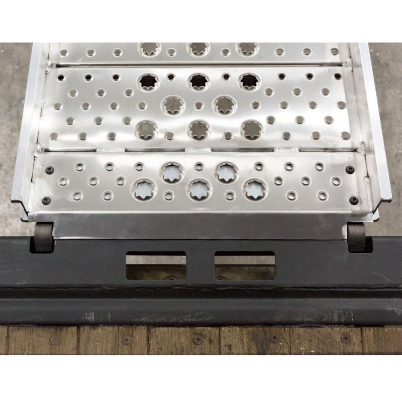 hook end attachment of the HD Ramps 10' x 26" Hook-End Aluminum Walk Ramp