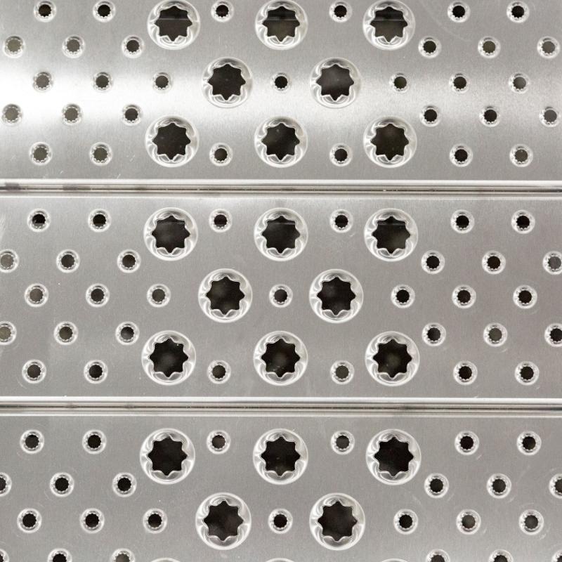 punch plate of the HD Ramps 10' x 26" Hook-End Aluminum Walk Ramp
