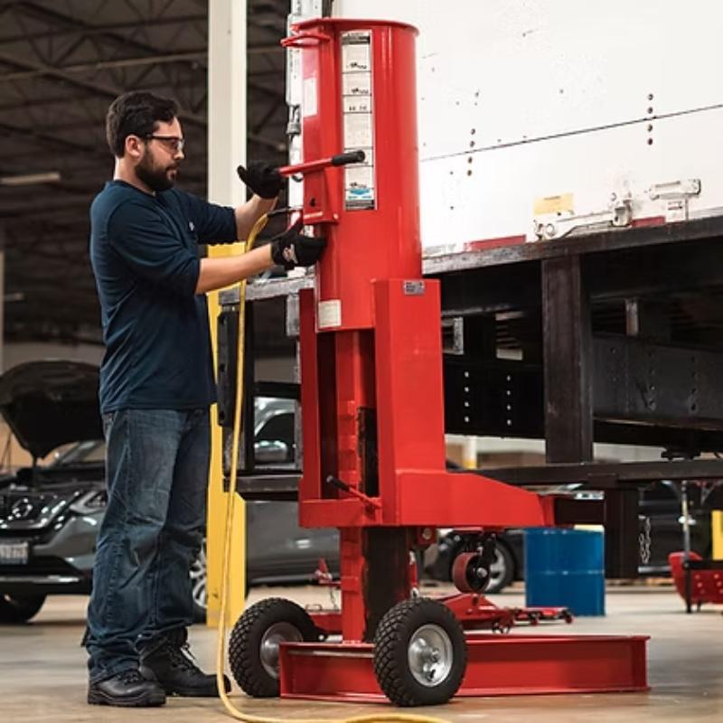 AFF 3598 Air End Lift Bumper Jack is in use