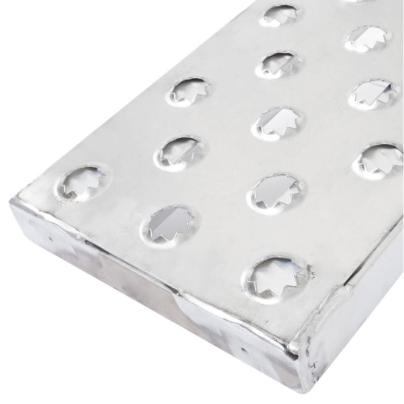 stub foot of the HD Ramps 6' x 12" EZ Traction Hook & Plate Hybrid End Aluminum Car Trailer Ramps 2500 lbs Capacity 