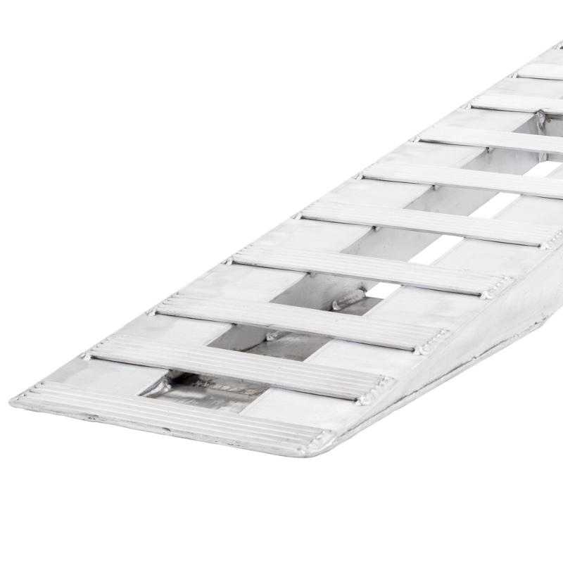 knife foot of the HD Ramps 7' 10" L x 15" W Aluminum Hook End Car Trailer Ramps Low-Profile 5,000 lb. Capacity