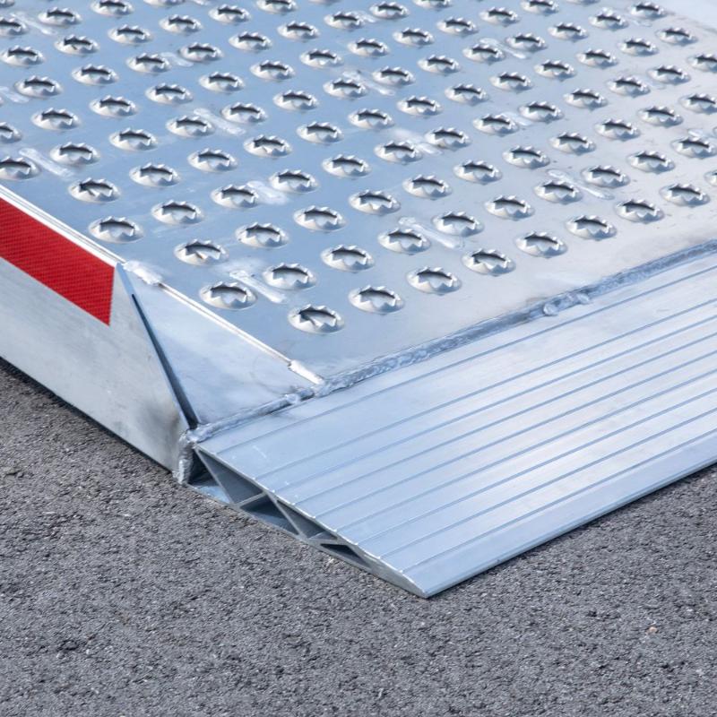 knife foot of the HD Ramps Aluminum Modular Yard Ramp 30,000 lb Capacity
