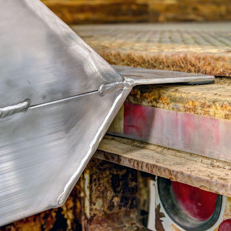 plate end of the HD Ramps Aluminum Modular Yard Ramp 30,000 lb Capacity