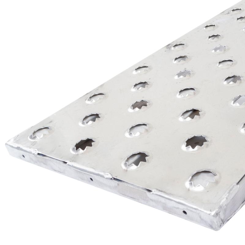 stub foot of the HD Ramps EZ Traction Aluminum Hook End Car Trailer Ramps 5'x15" 5,000 lbs Capacity 