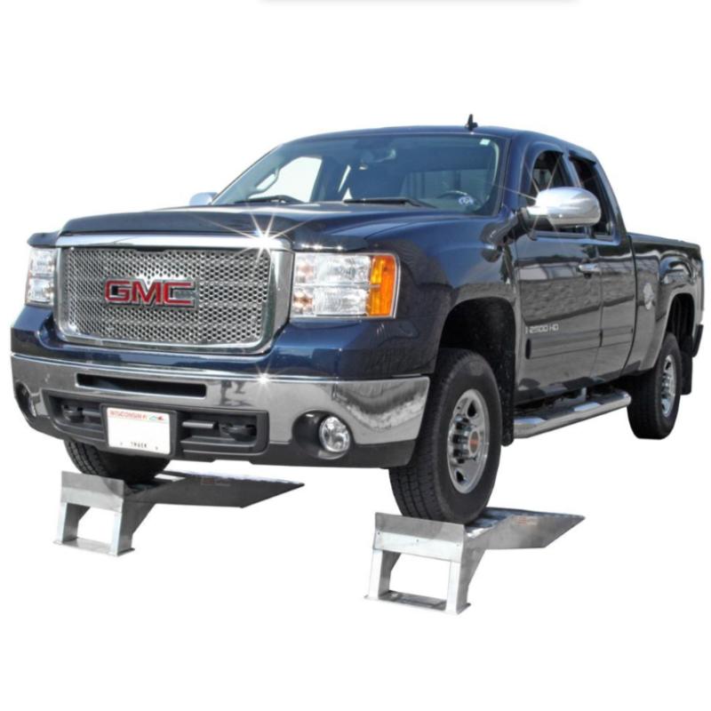 HD Ramps Heavy Duty Aluminum Truck Service Ramps in use
