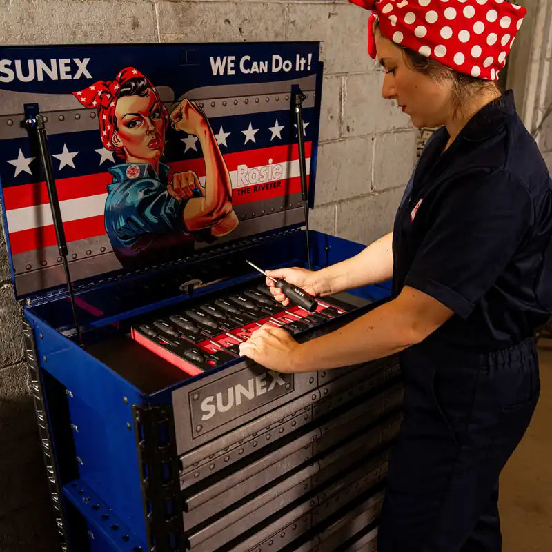 Technician working from the open top bin of the Sunex 8056FDBLROSIE