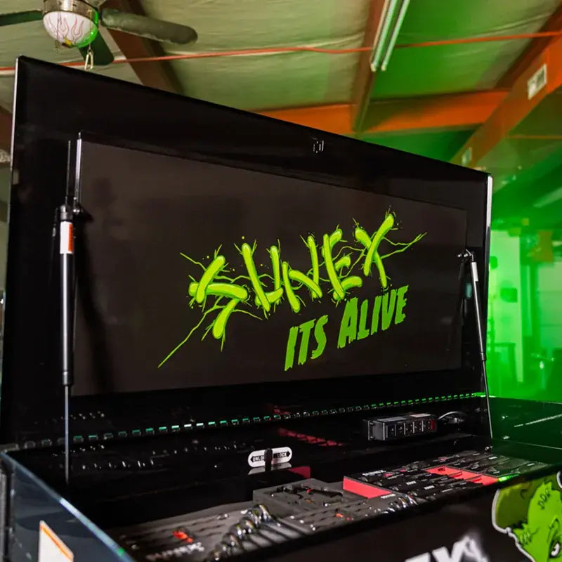 It's Alive lid artwork on the Sunex 8065PCBKALIVE