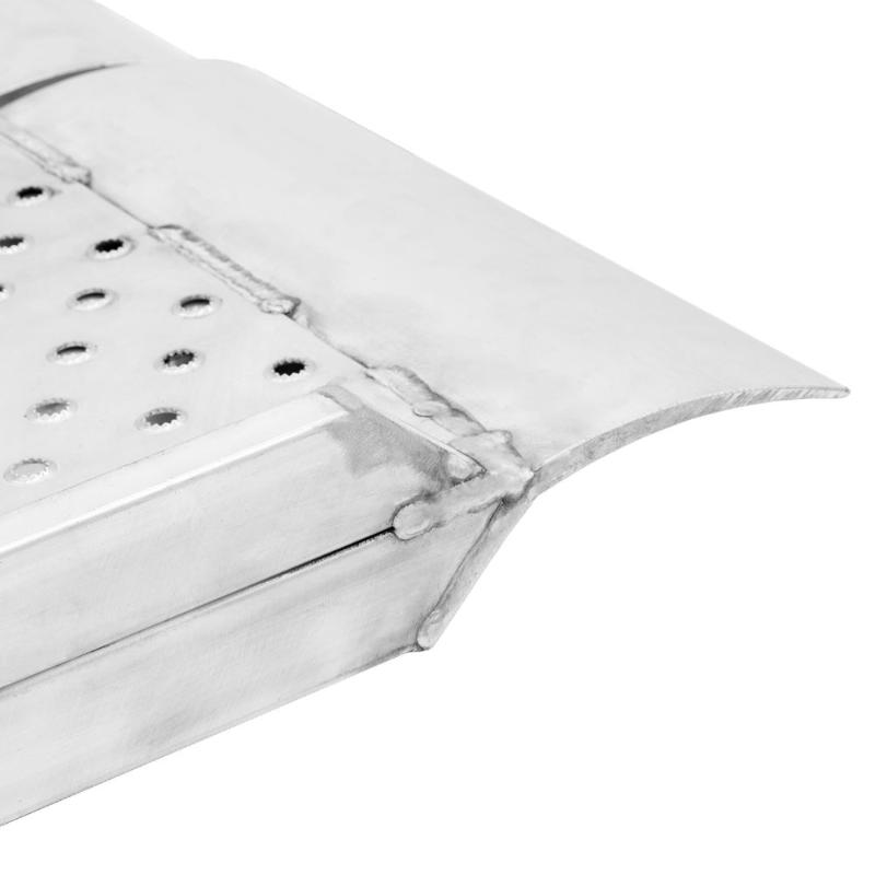 HD Ramps aluminum scissor lift ramp shows the close-up view of the secure plate-end attachment.